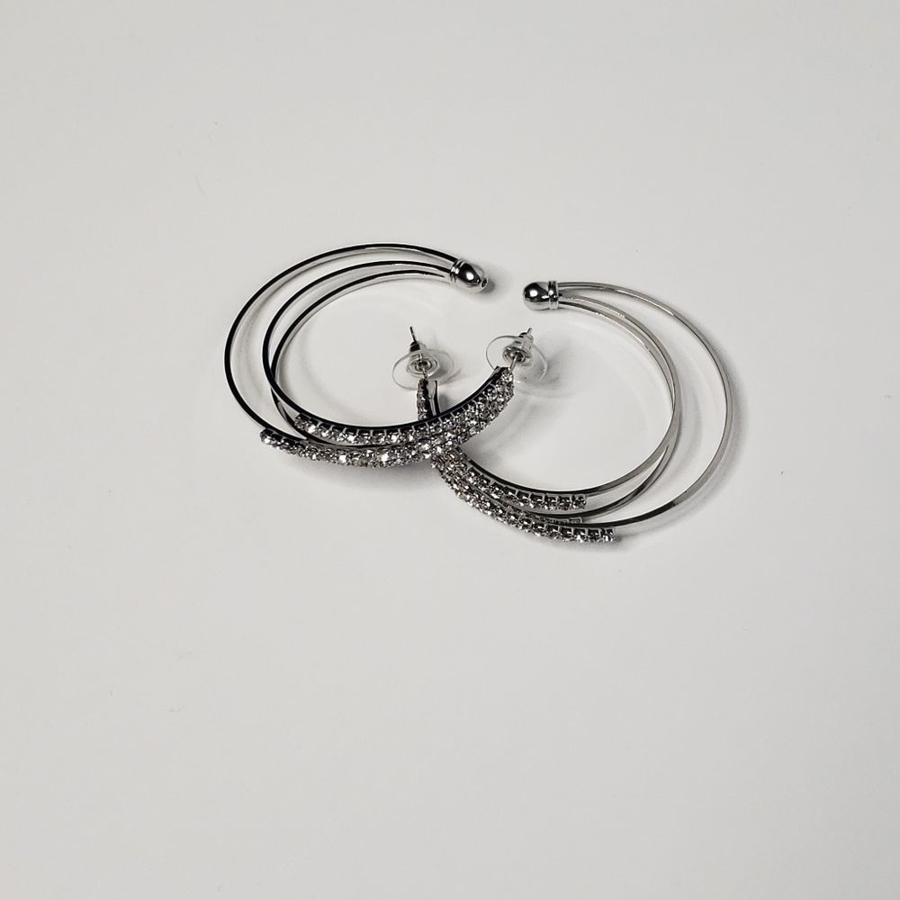 Fashion Jewelry - Picture 2 of 3